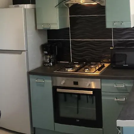 Bas De T3 55m2 Piscine Appartement *